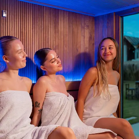 בית נופש Piaskowa11 Palm & Wellness - Basen, Jacuzzi, Balia, Sauna, Egzotyczne Papugi Ara וובה